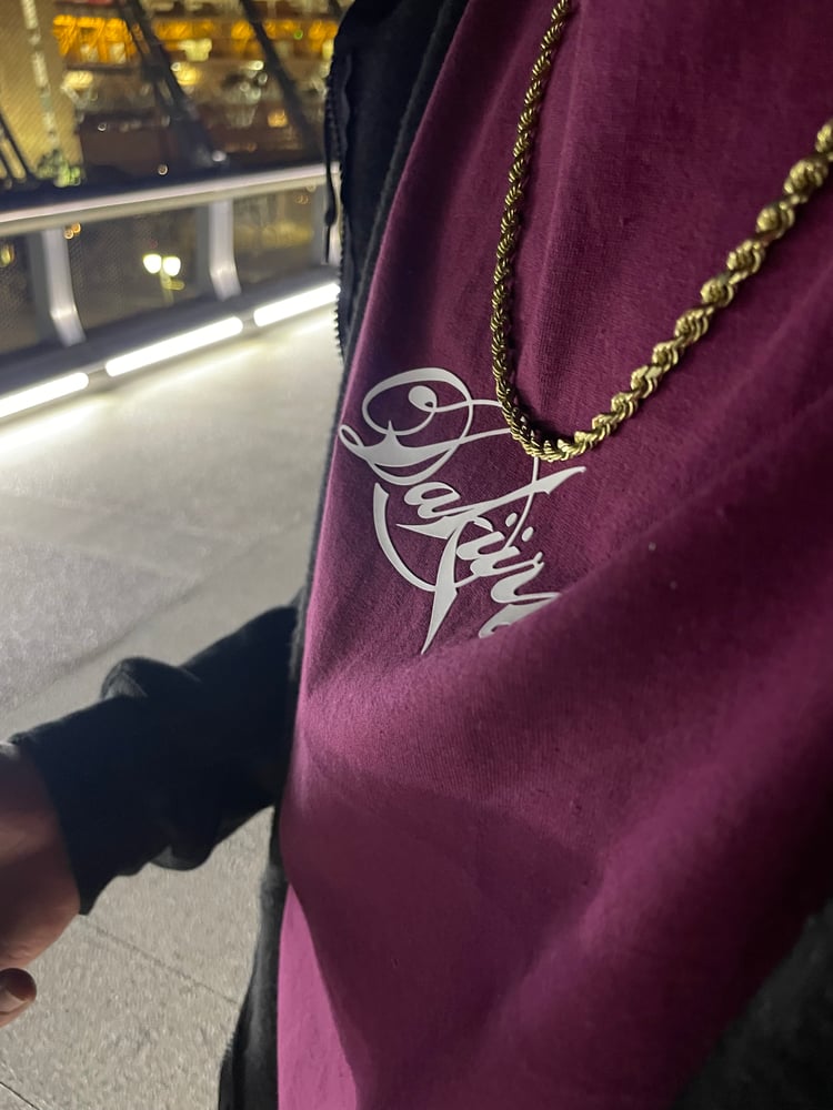 (Burgandy) The "Fancy Script" Daküri tee