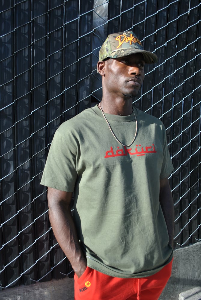 The "Foreign" Daküri tee (olive green)