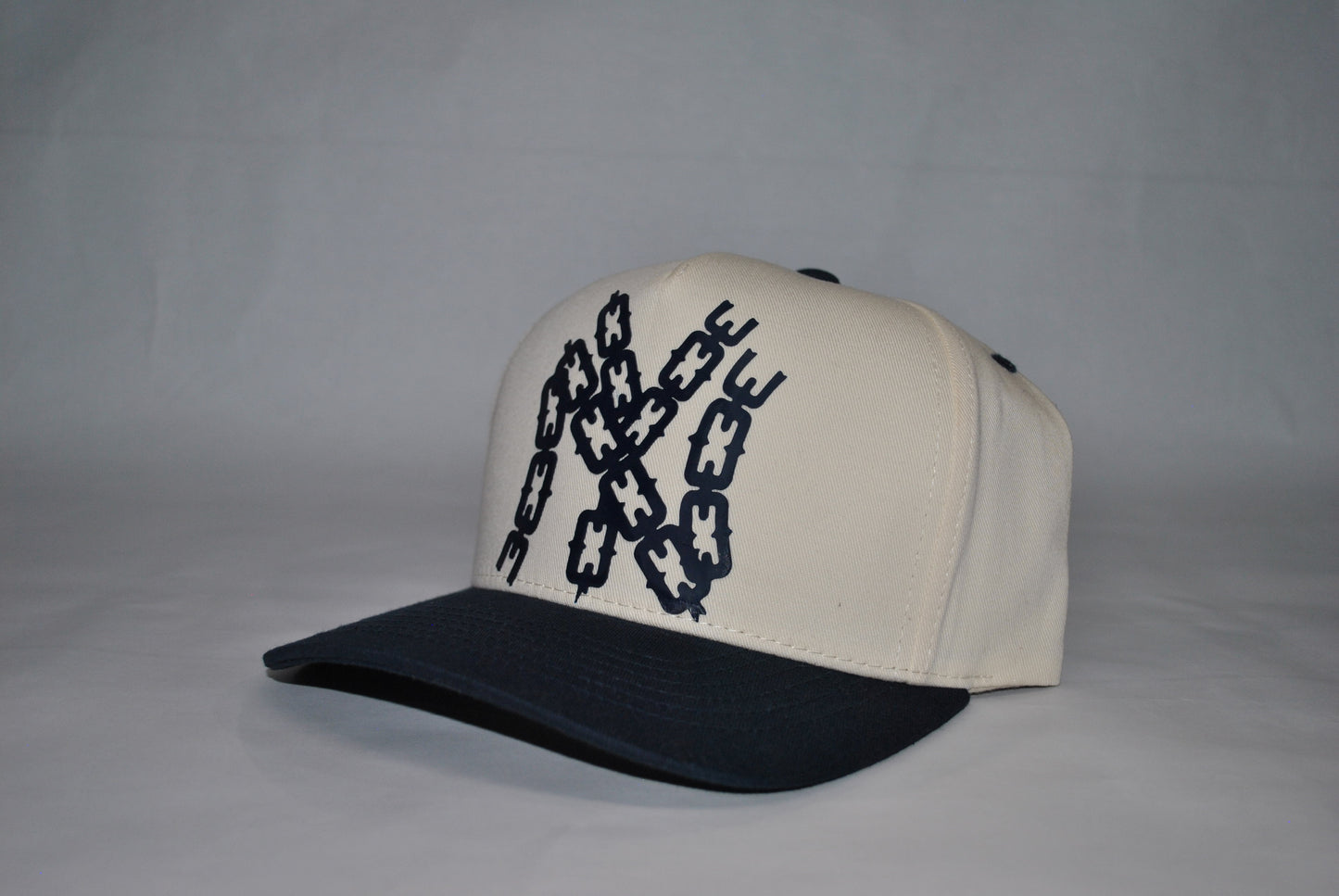 NY Yankees Chain Series Snapback Hat Creme/Navy